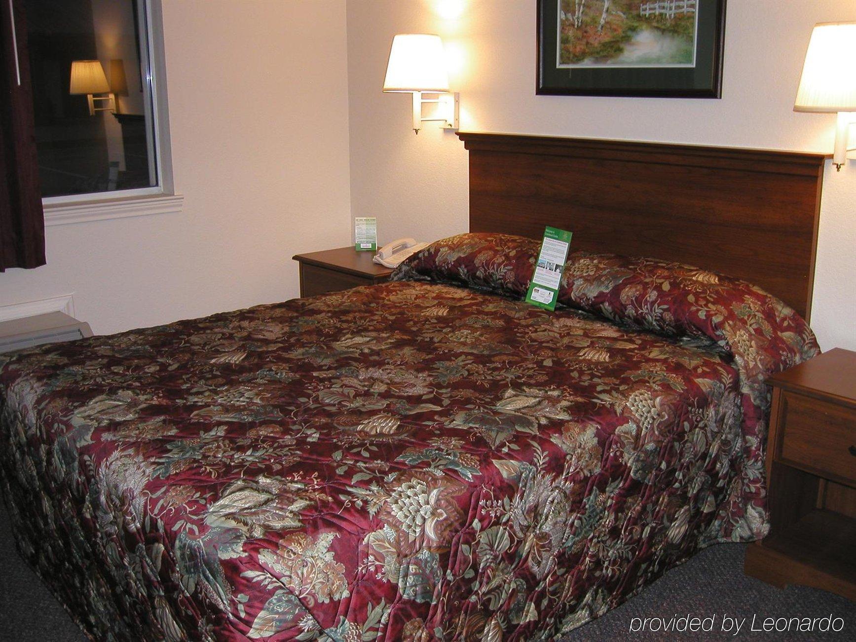 Intown Suites Extended Stay Colorado Springs Chambre photo