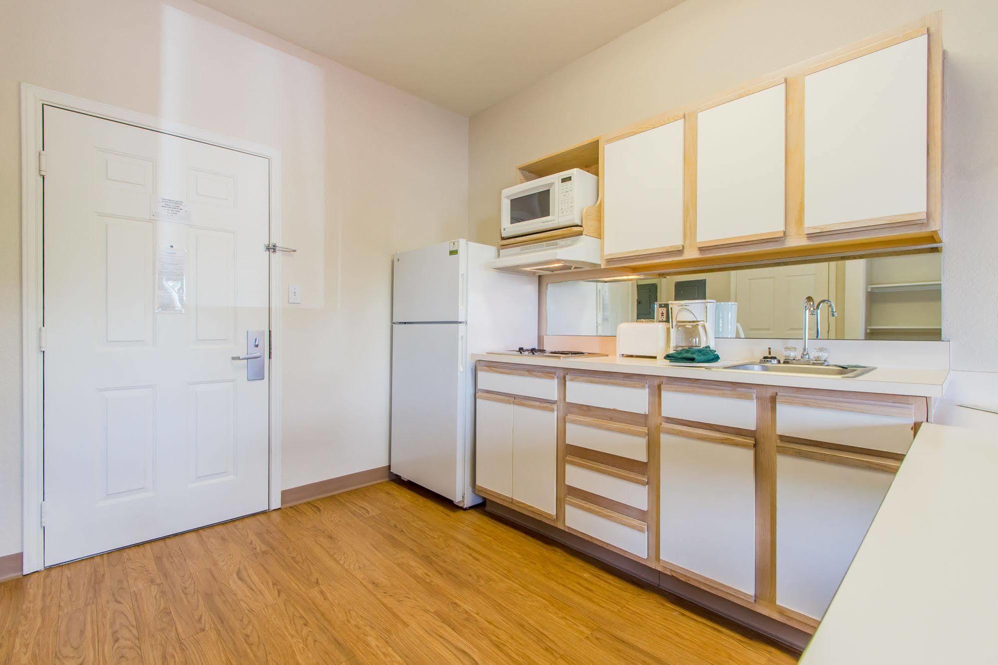 Intown Suites Extended Stay Colorado Springs Extérieur photo