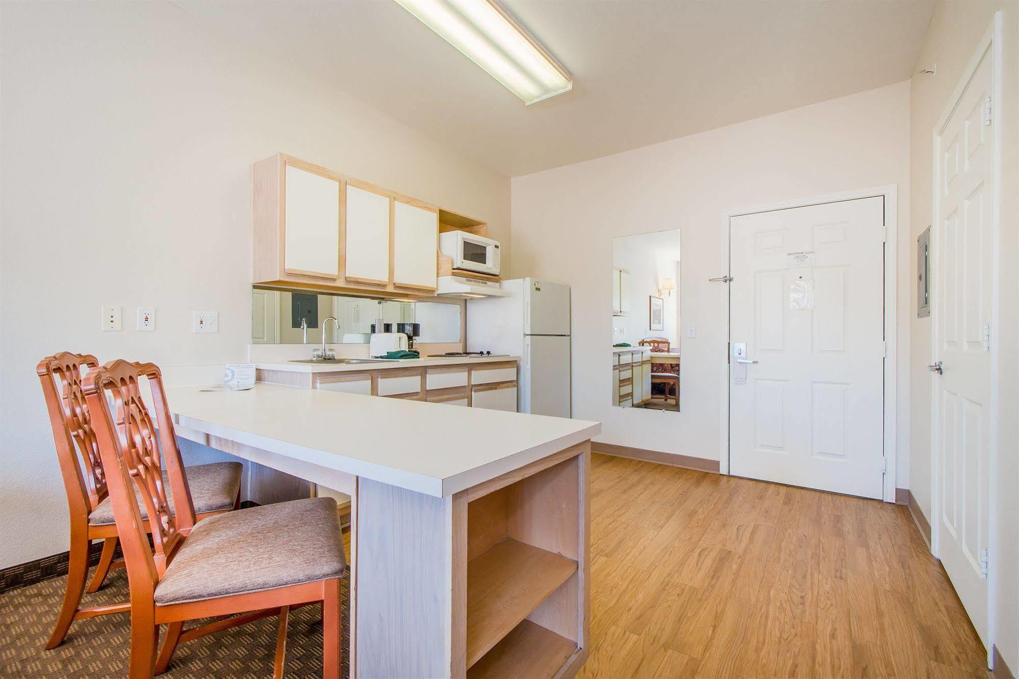 Intown Suites Extended Stay Colorado Springs Extérieur photo
