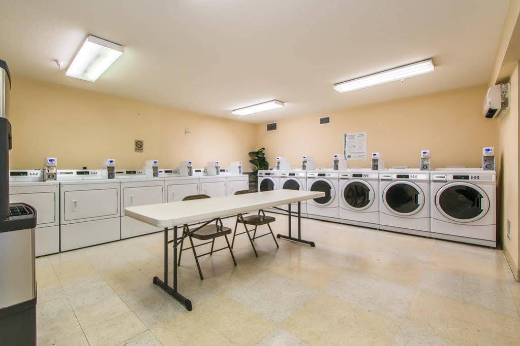Intown Suites Extended Stay Colorado Springs Extérieur photo